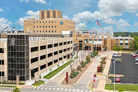 Image of the Harry S. Truman Memorial Veterans' Hospital in Columbia, Missouri